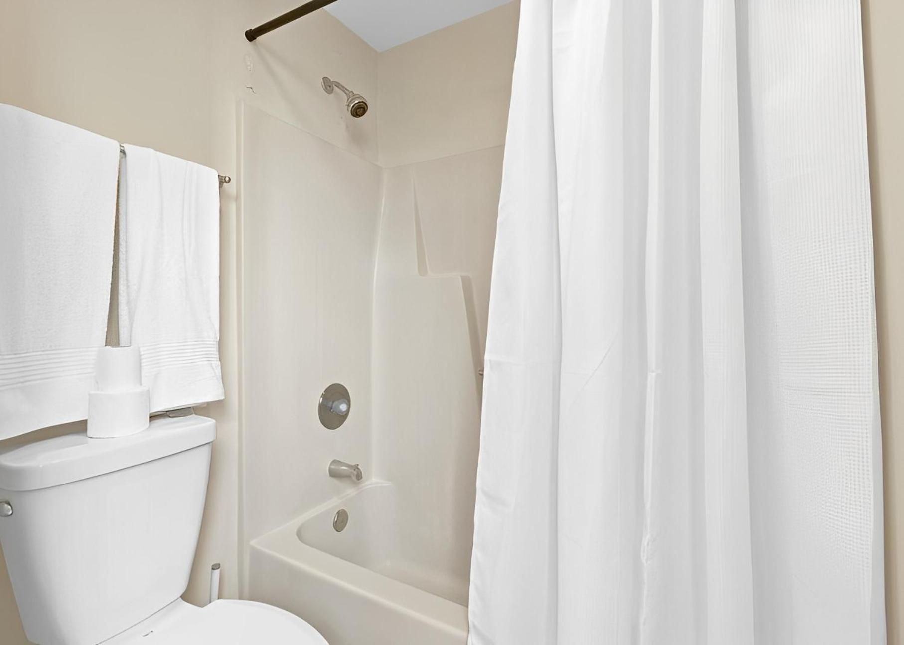 Bright And Cozy 1-Br Condo, Wifi Вілмінгтон Екстер'єр фото